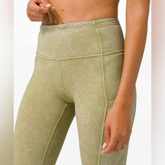 Lululemon Fast and Free High Rise Tight 25" *Ice Dye
Size 6 - Picture 5 of 16